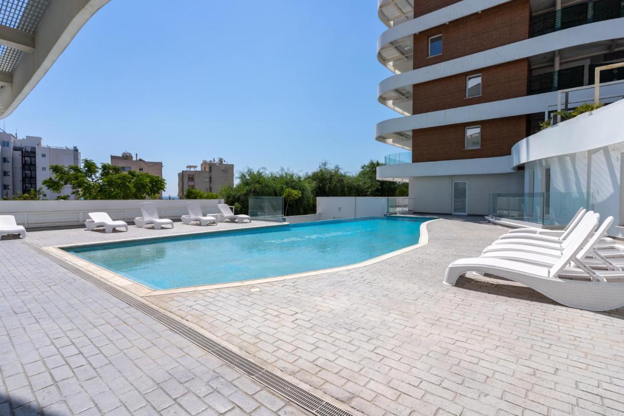 Oyster 1-BR Apt in Larnaka Exterior foto